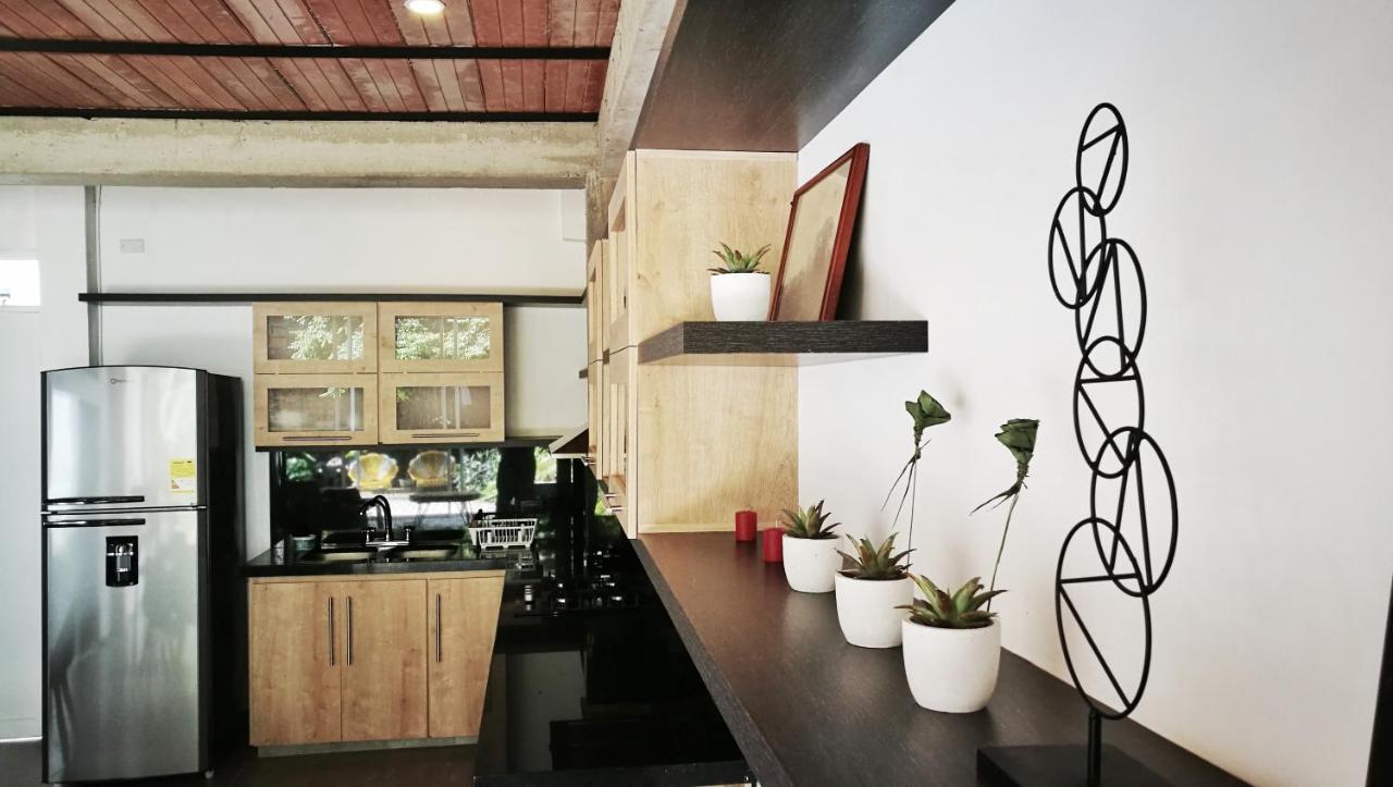 Moonshine Boutique Hostal كالي المظهر الخارجي الصورة